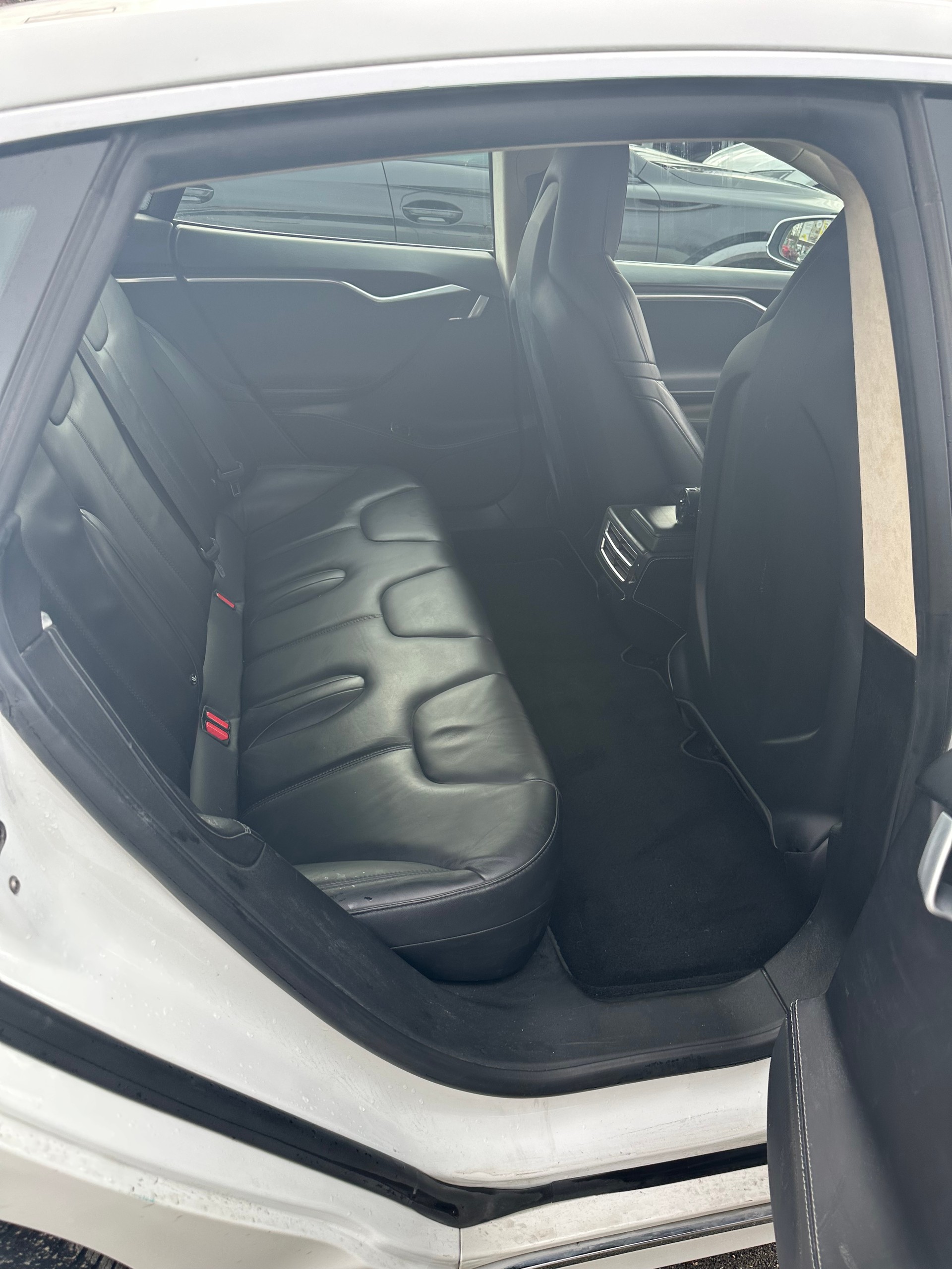 TESLA 90 D - SC01 Free Supercharging, Autopilot, Winterpaket, Luftfederung, Tesla gewartet, Akku 88%-image-4