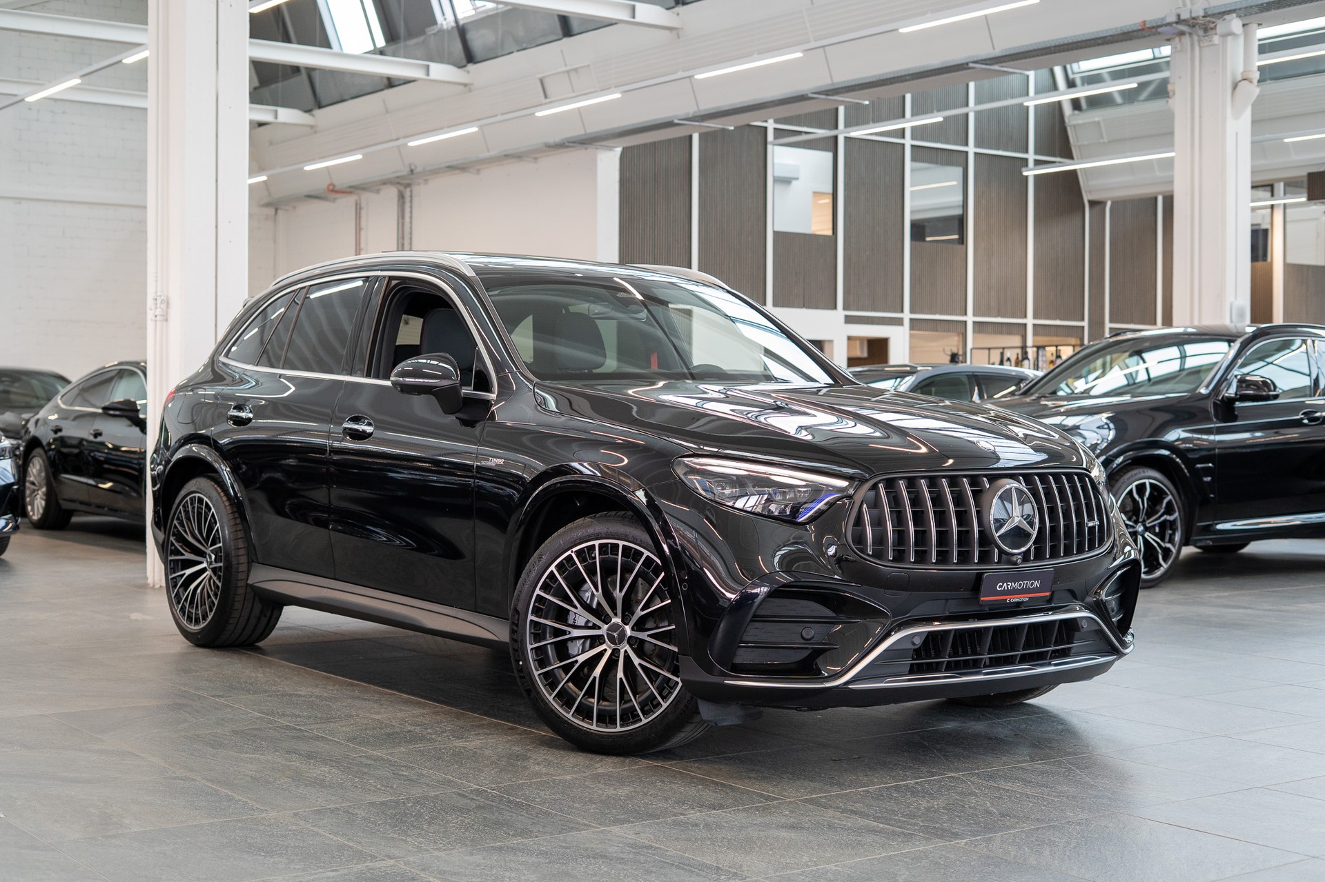 MERCEDES-BENZ GLC 43 AMG 4matic / Panorama / Performance Auspuff / 360°Kamera-showroom-element-2