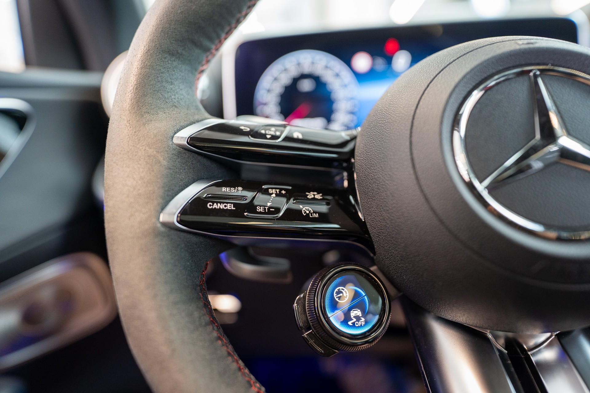 MERCEDES-BENZ GLC 43 AMG 4matic / Panorama / Performance Auspuff / 360°Kamera-image-20