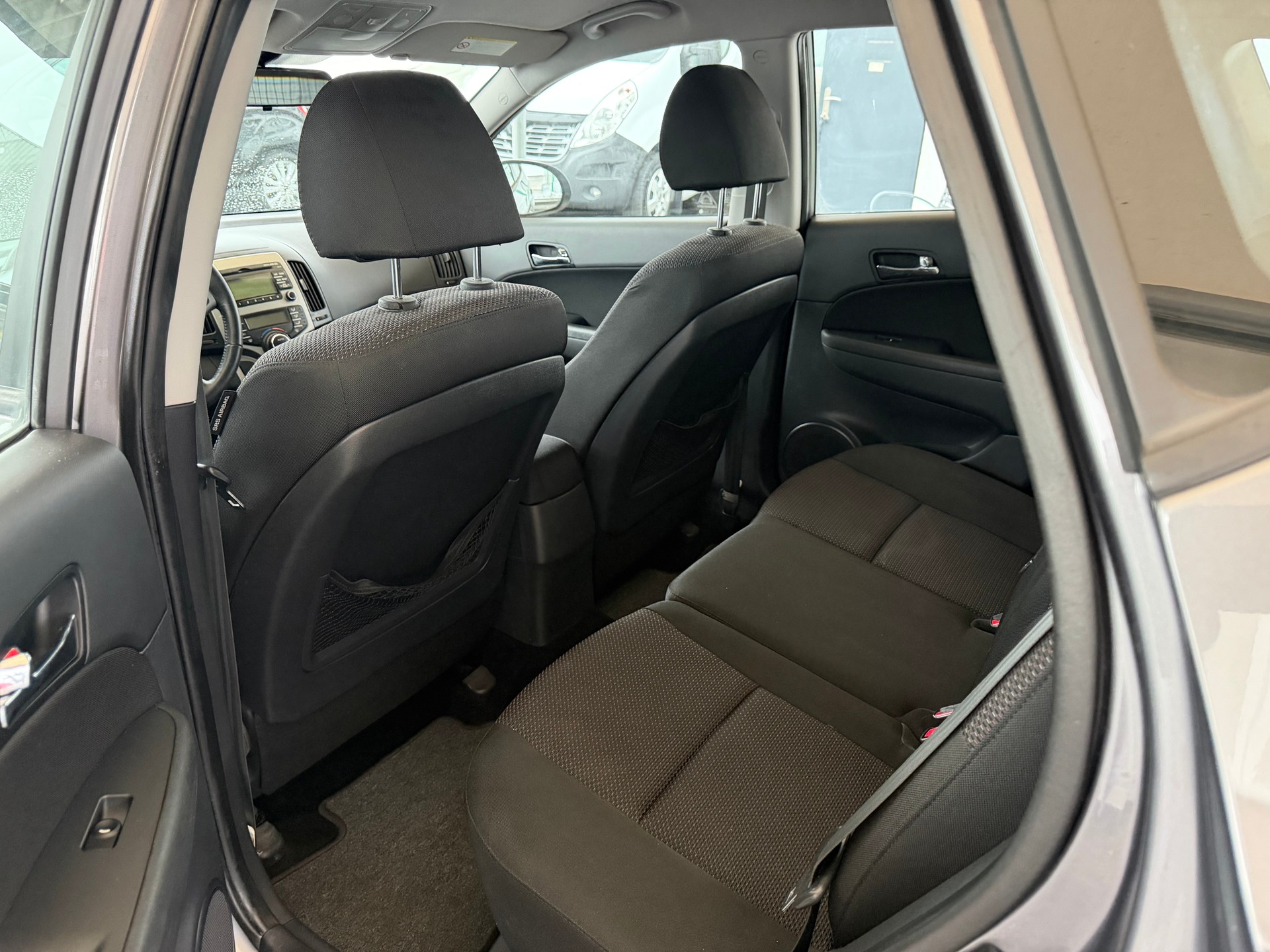 HYUNDAI i30 1.6 Style Automatic-image-10