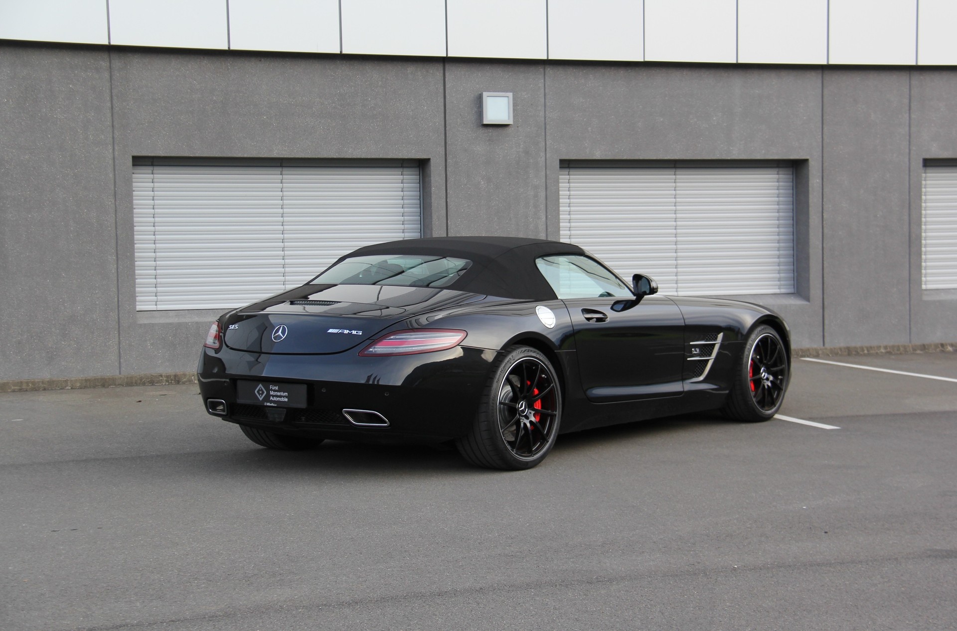 MERCEDES-BENZ SLS 63 AMG Speedshift-showroom-element-3