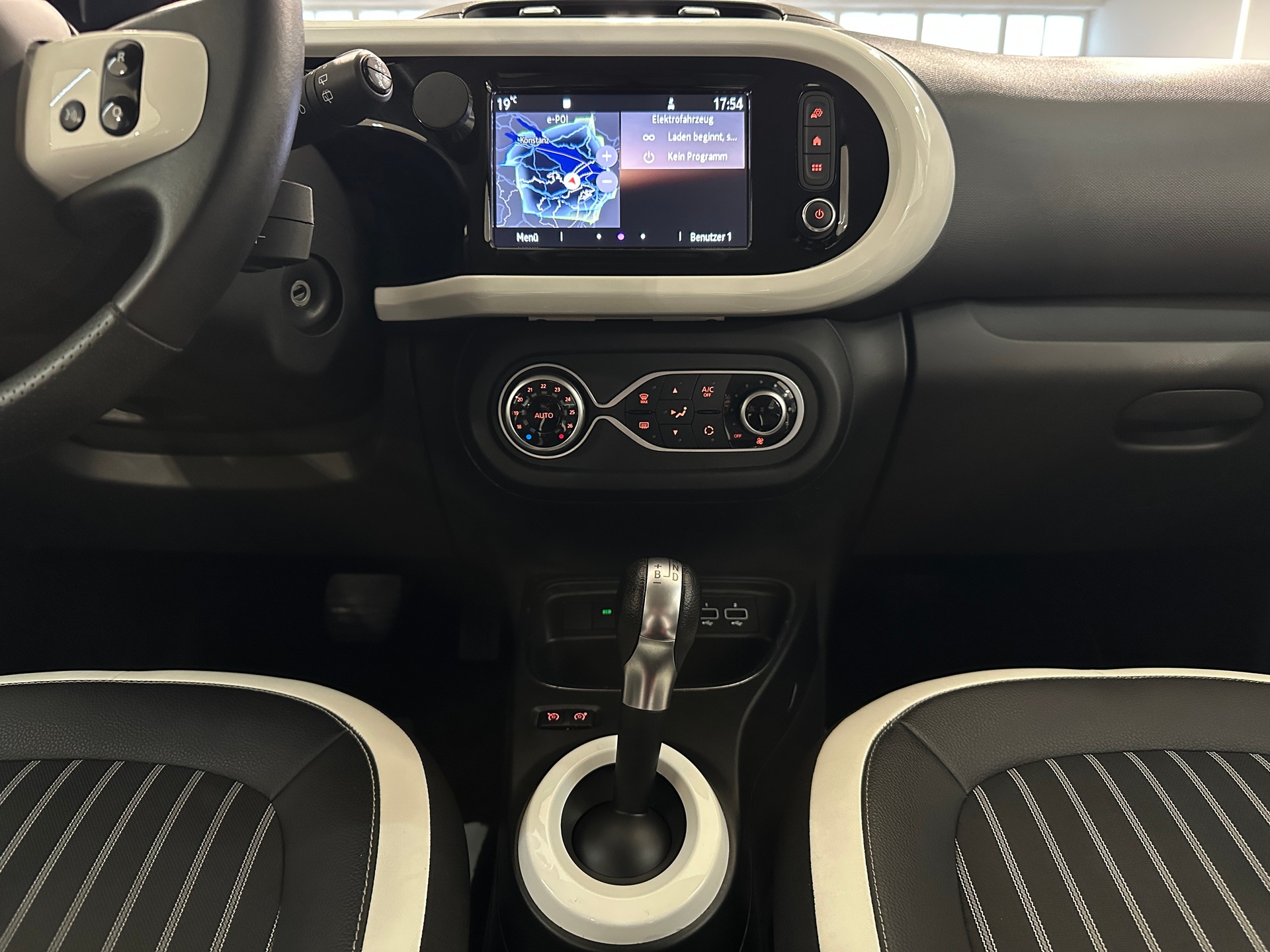 RENAULT Twingo Electric Techno-image-21