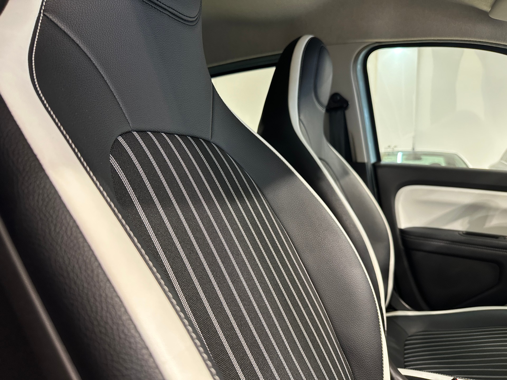 RENAULT Twingo Electric Techno-image-16