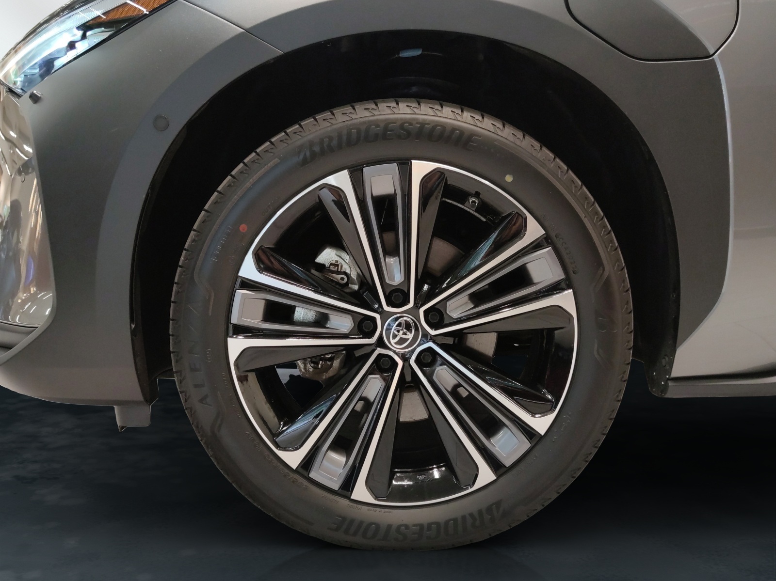 TOYOTA bZ4X 6.6 kw OBC Premium AWD-image-18