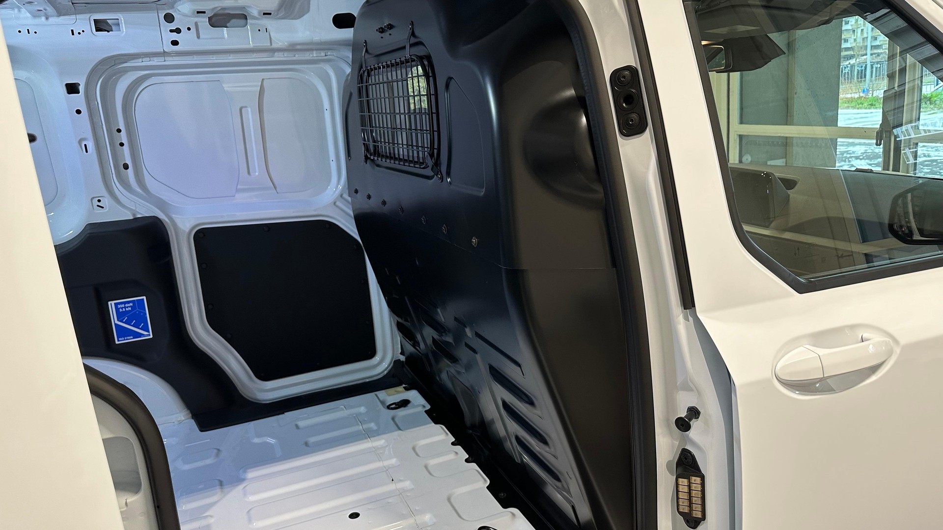 FORD Transit Courier Van 1.0 EcoBoost Trend-image-11