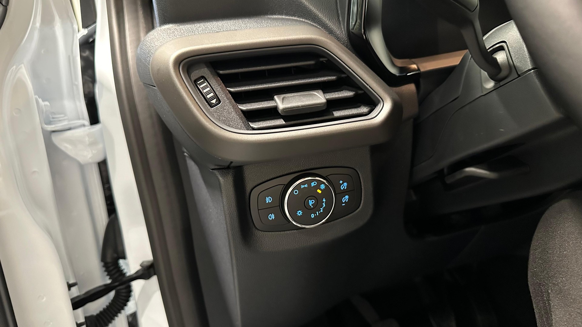 FORD Transit Courier Van 1.0 EcoBoost Trend-image-17