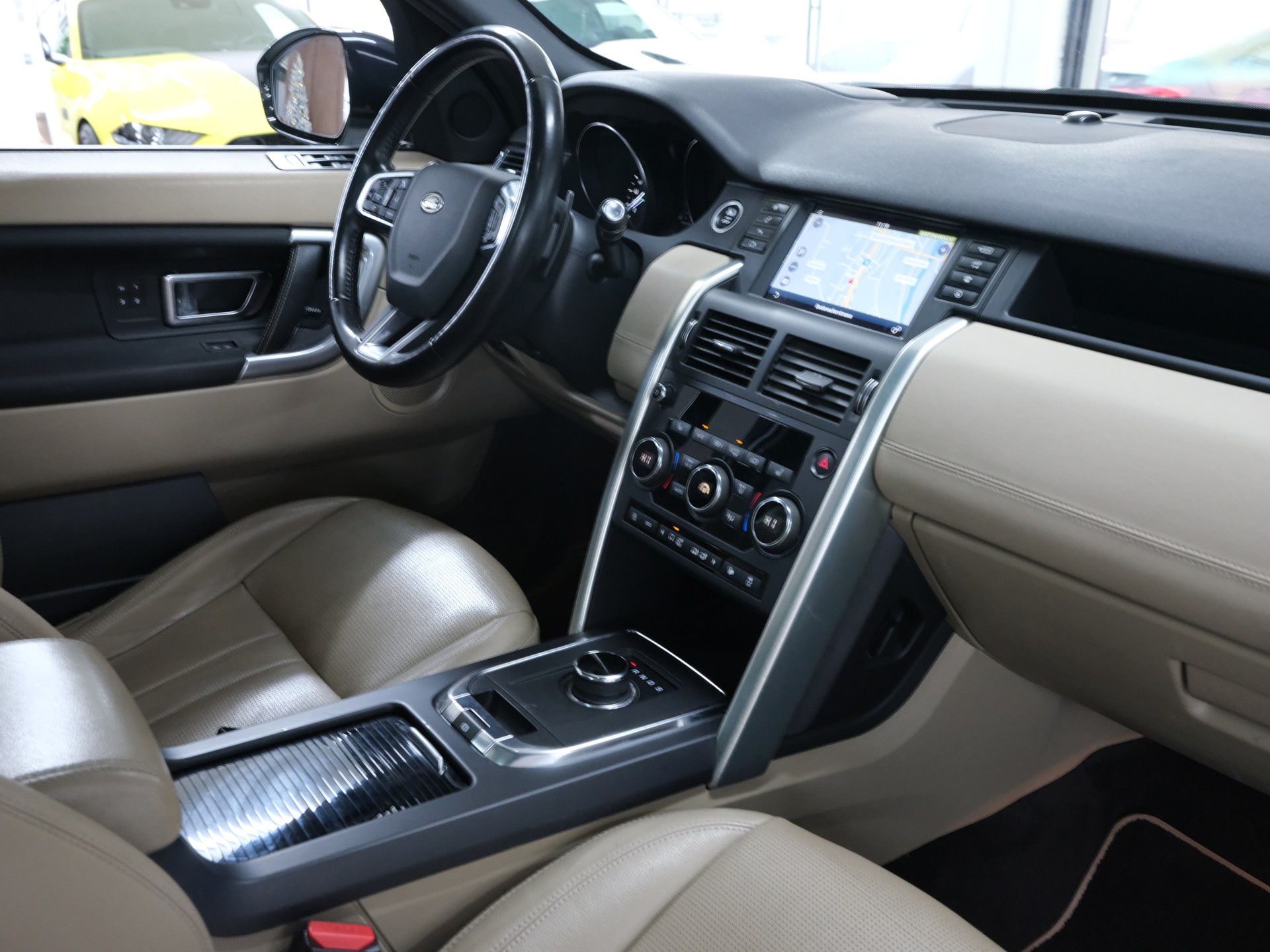 LAND ROVER Discovery Sport 2.0 SD4 SE AT9 *Head up Display* Surround View* *Fahrassistenzpaket*-image-24