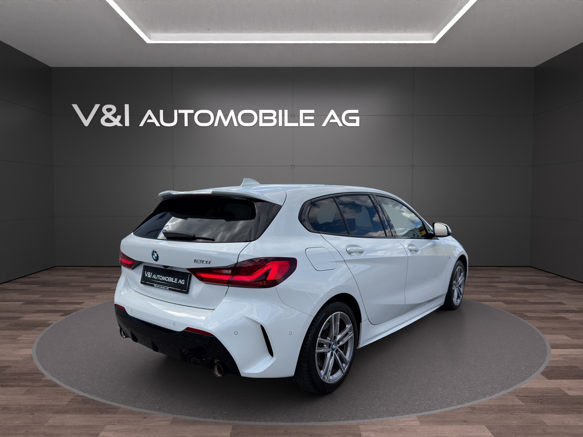 BMW 120i M Sport Steptronic-image-4