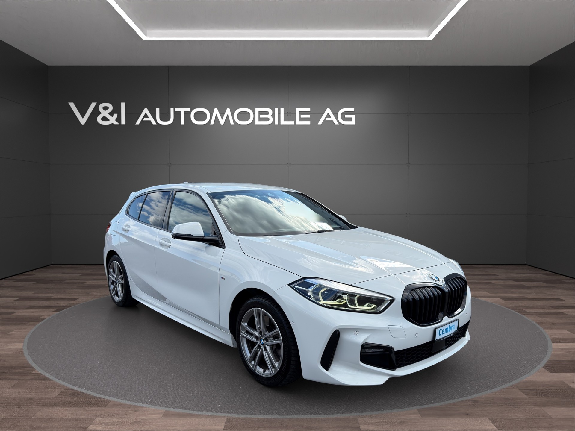 BMW 120i M Sport Steptronic-showroom-element-2