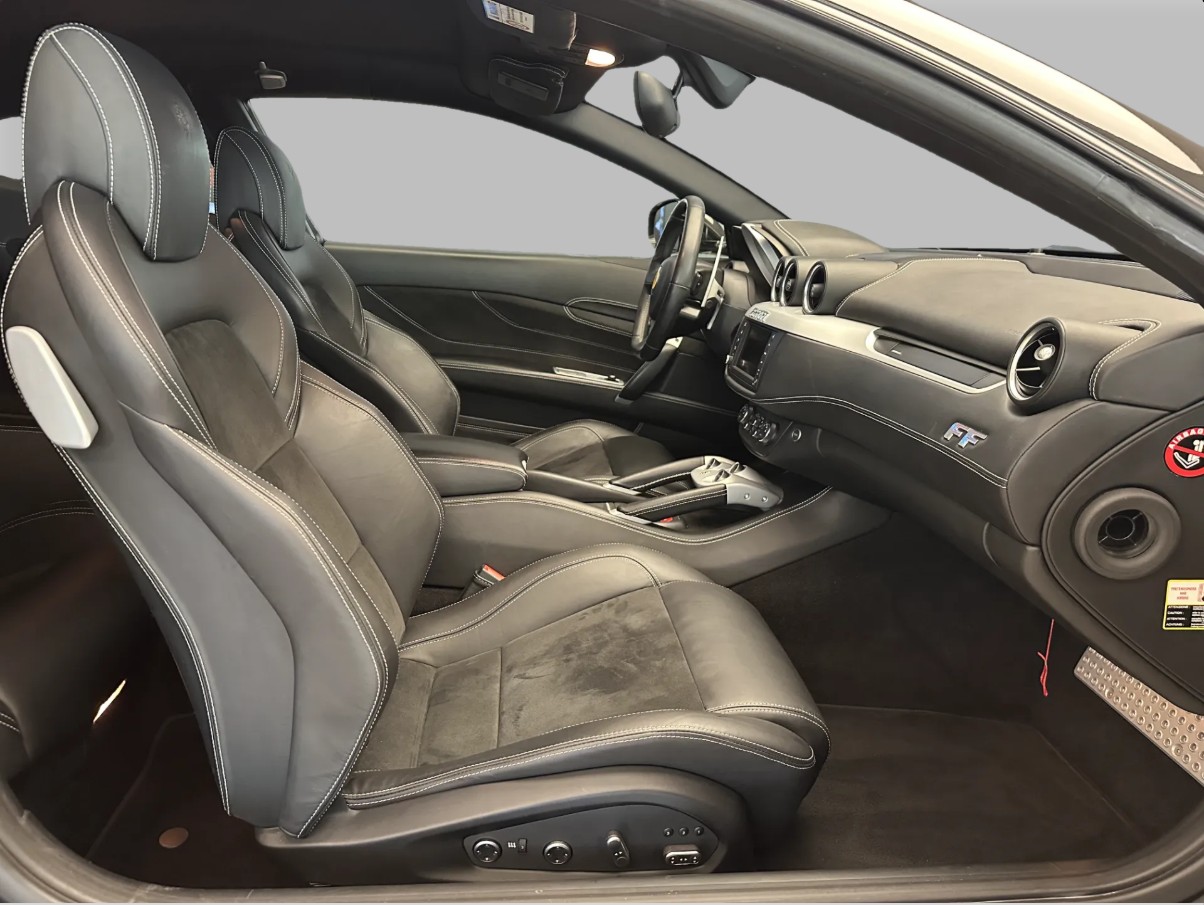 FERRARI FF-image-9