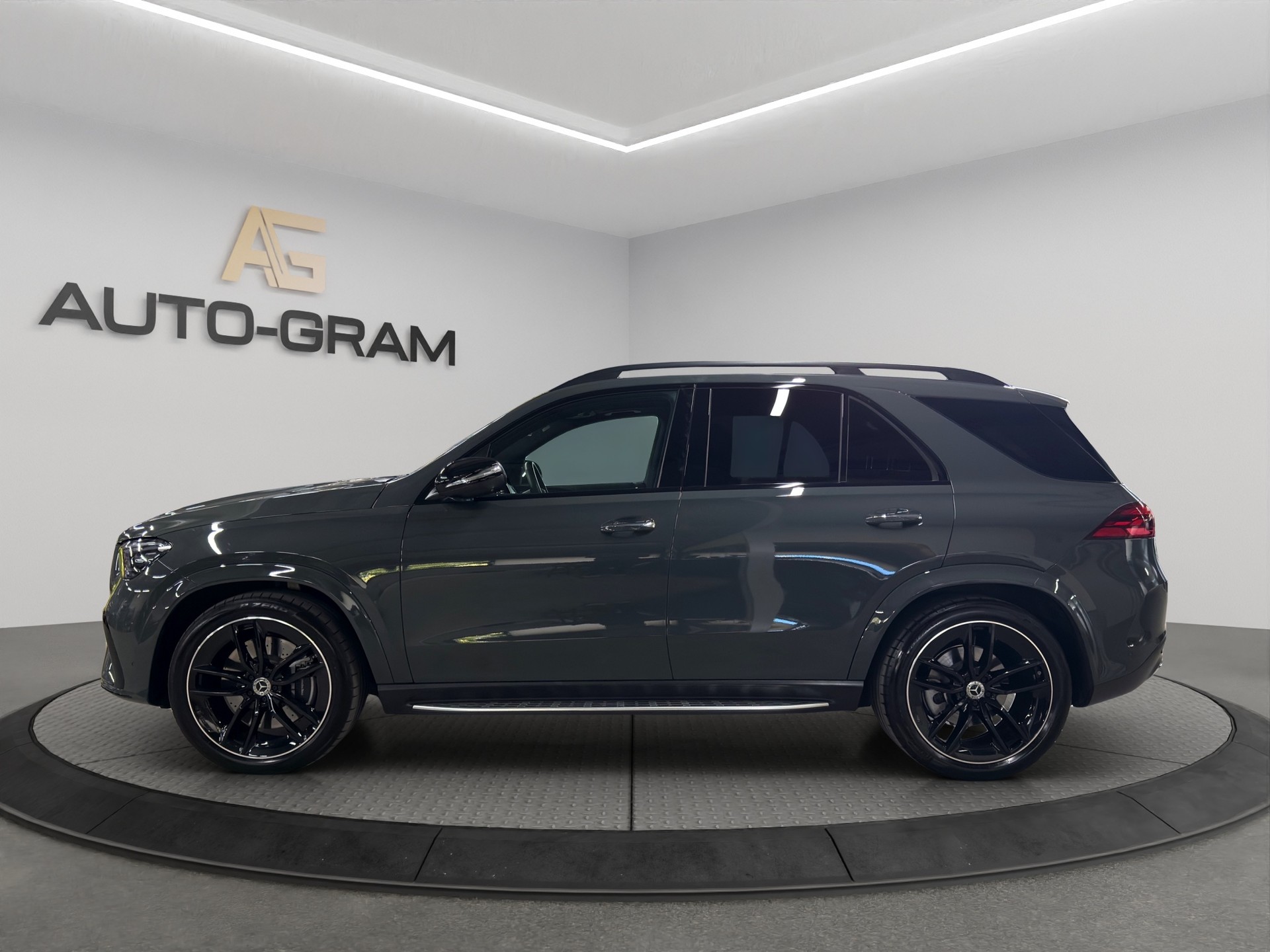 MERCEDES-BENZ GLE 450 4Matic 9G-Tronic-showroom-element-1