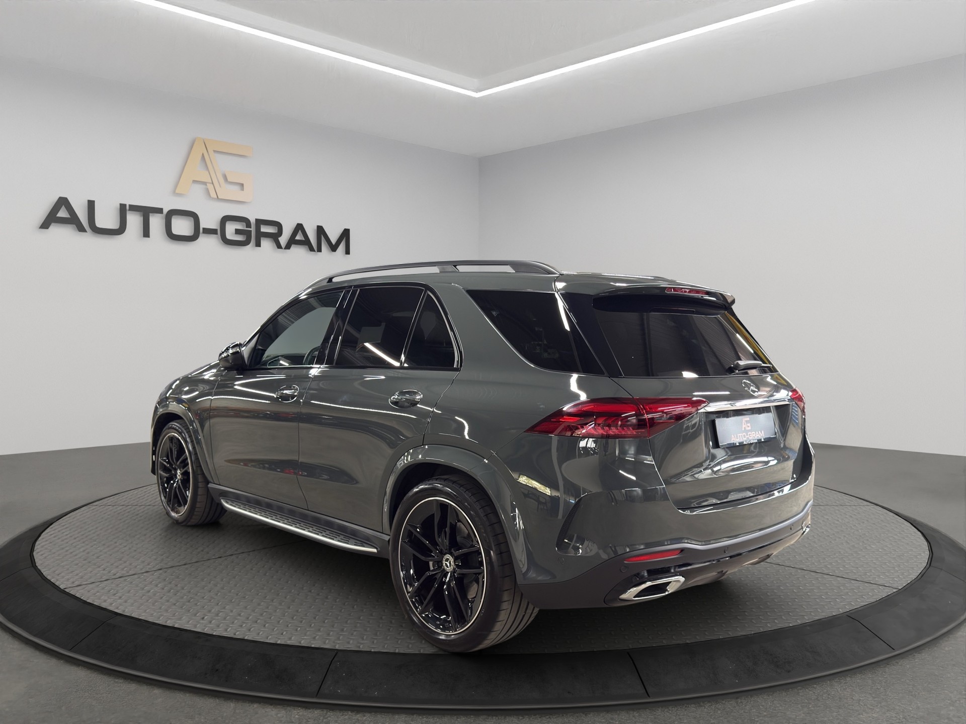 MERCEDES-BENZ GLE 450 4Matic 9G-Tronic-showroom-element-2