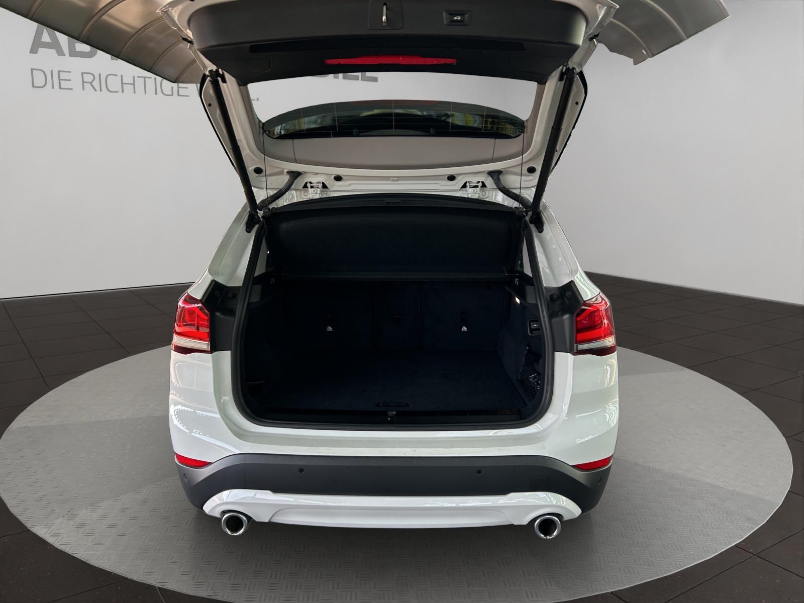BMW X1 18d xDrive-image-28