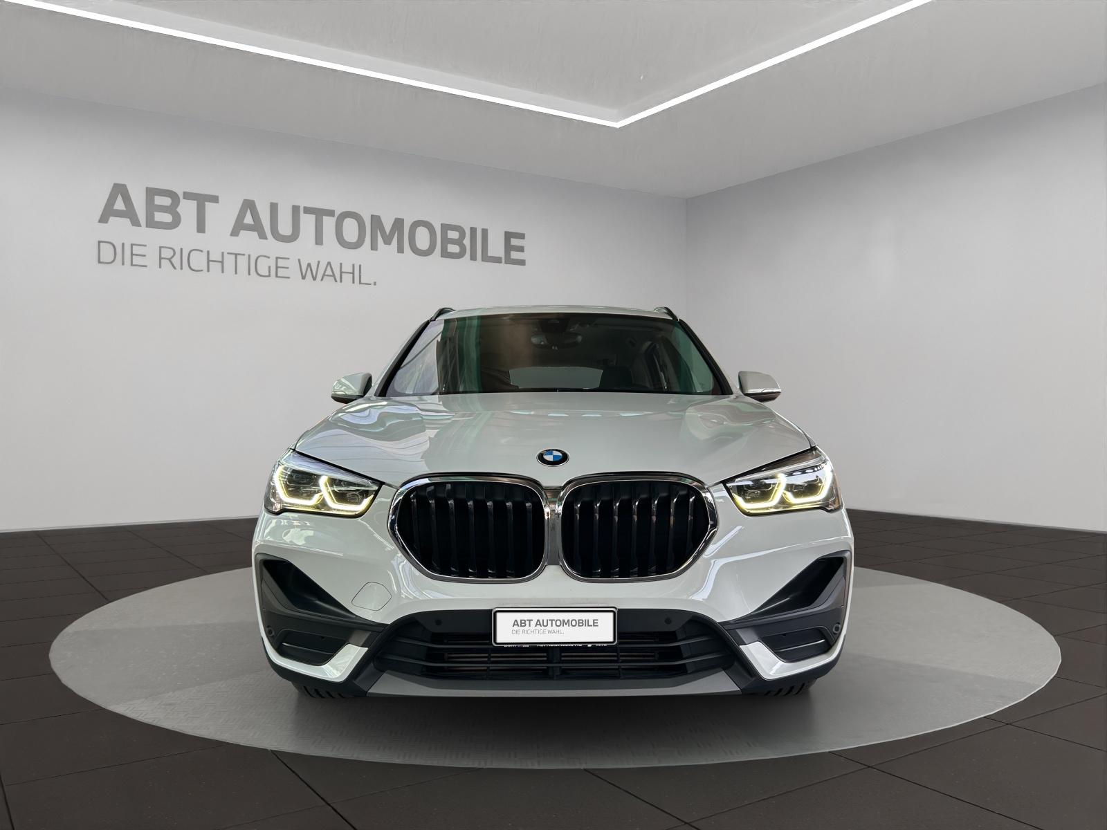 BMW X1 18d xDrive-showroom-element-1