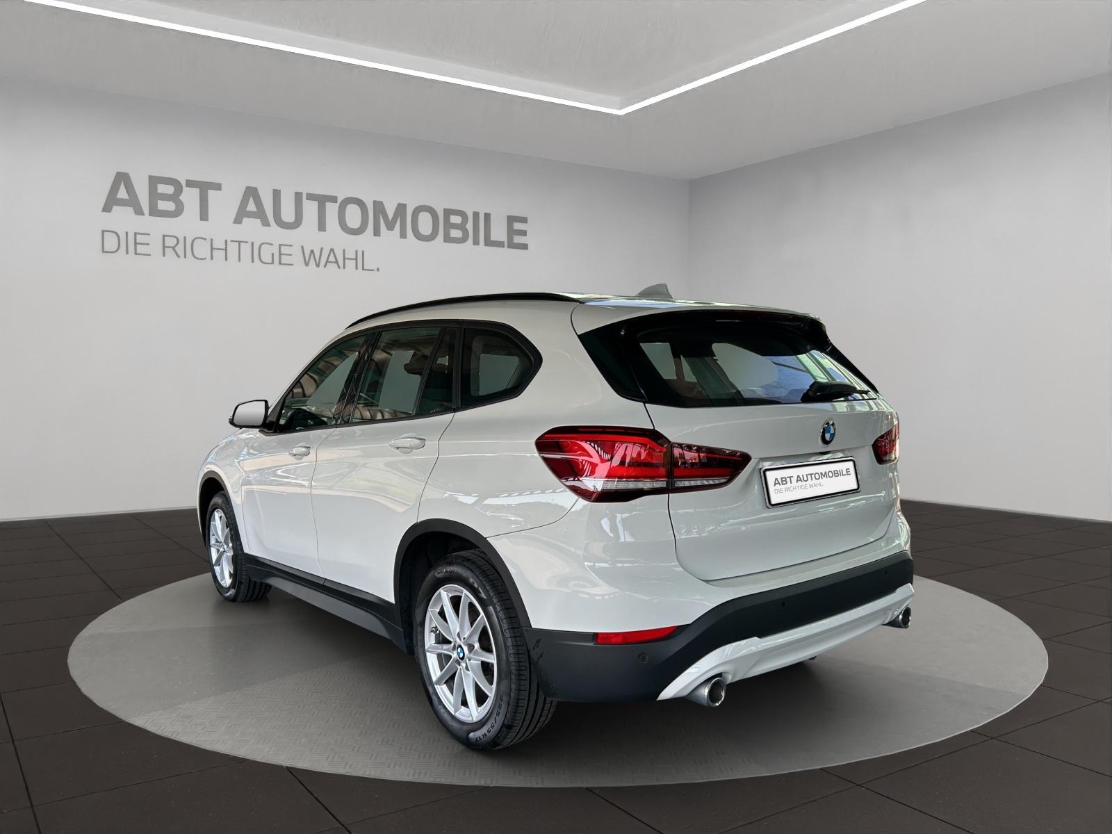 BMW X1 18d xDrive-showroom-element-3