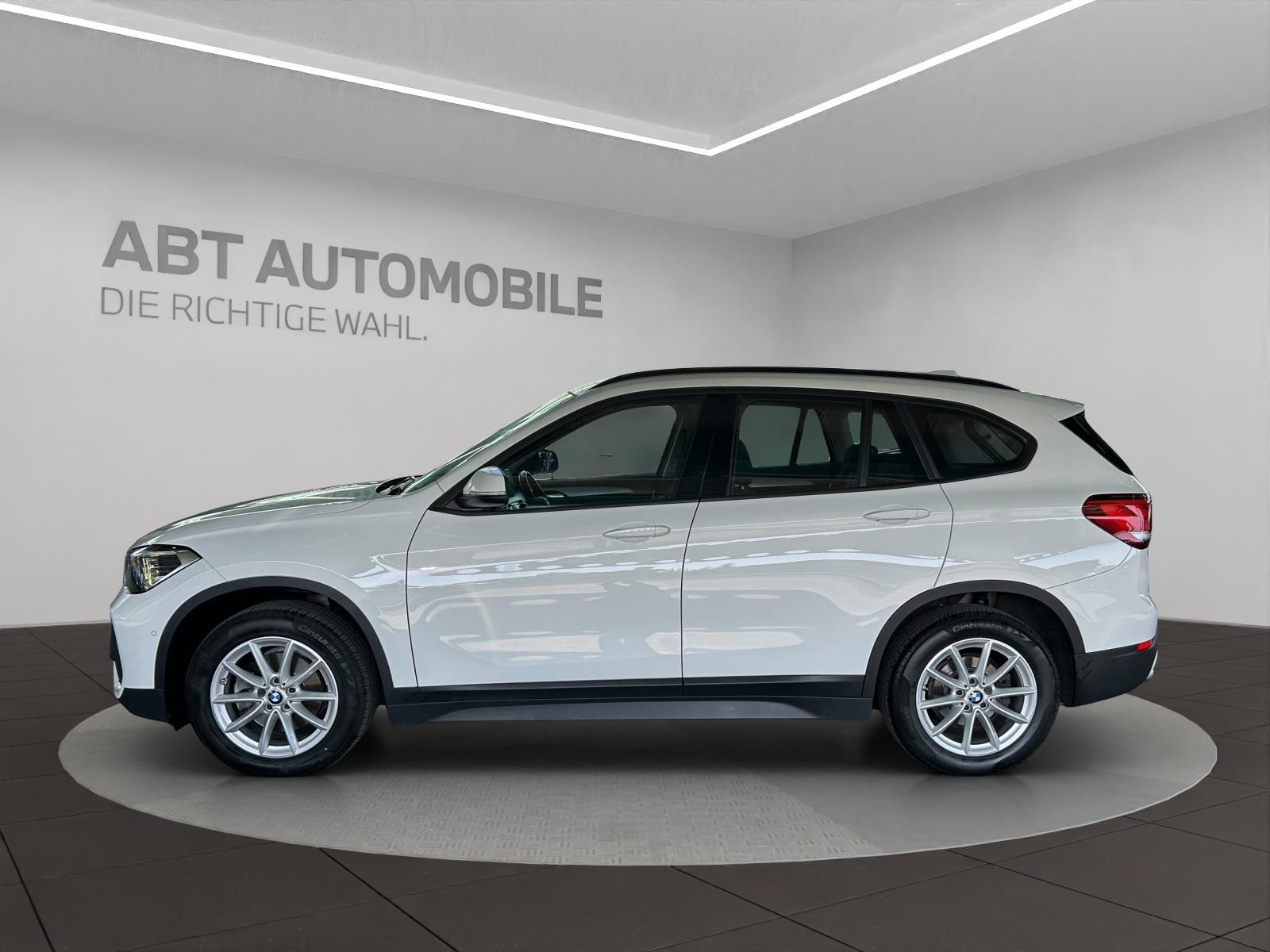 BMW X1 18d xDrive-showroom-element-2