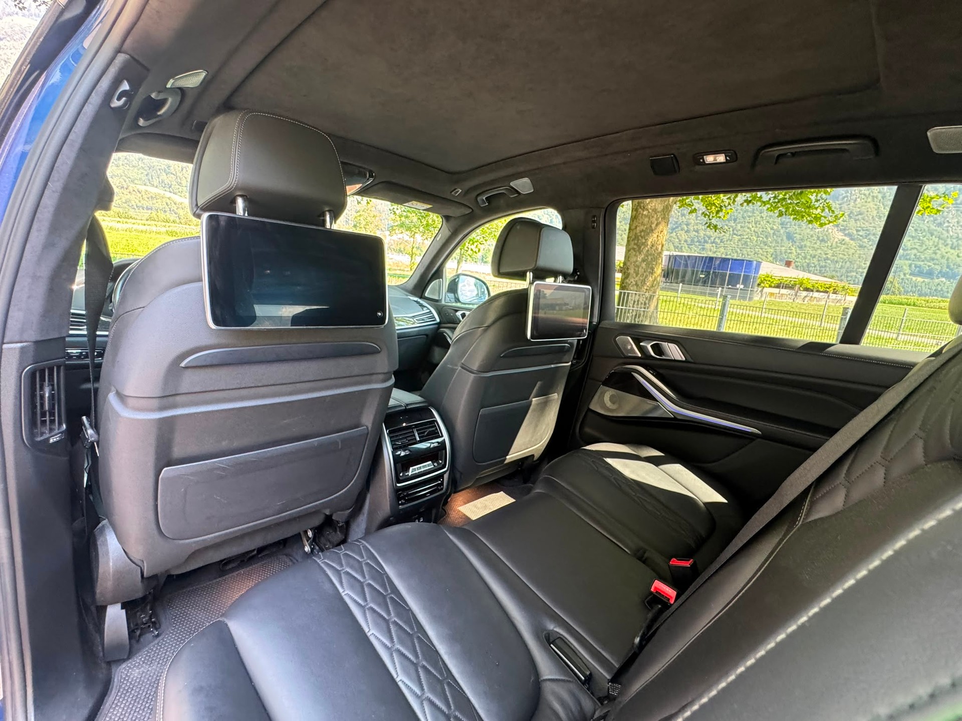 BMW X7 xDrive M50i Steptronic-image-12