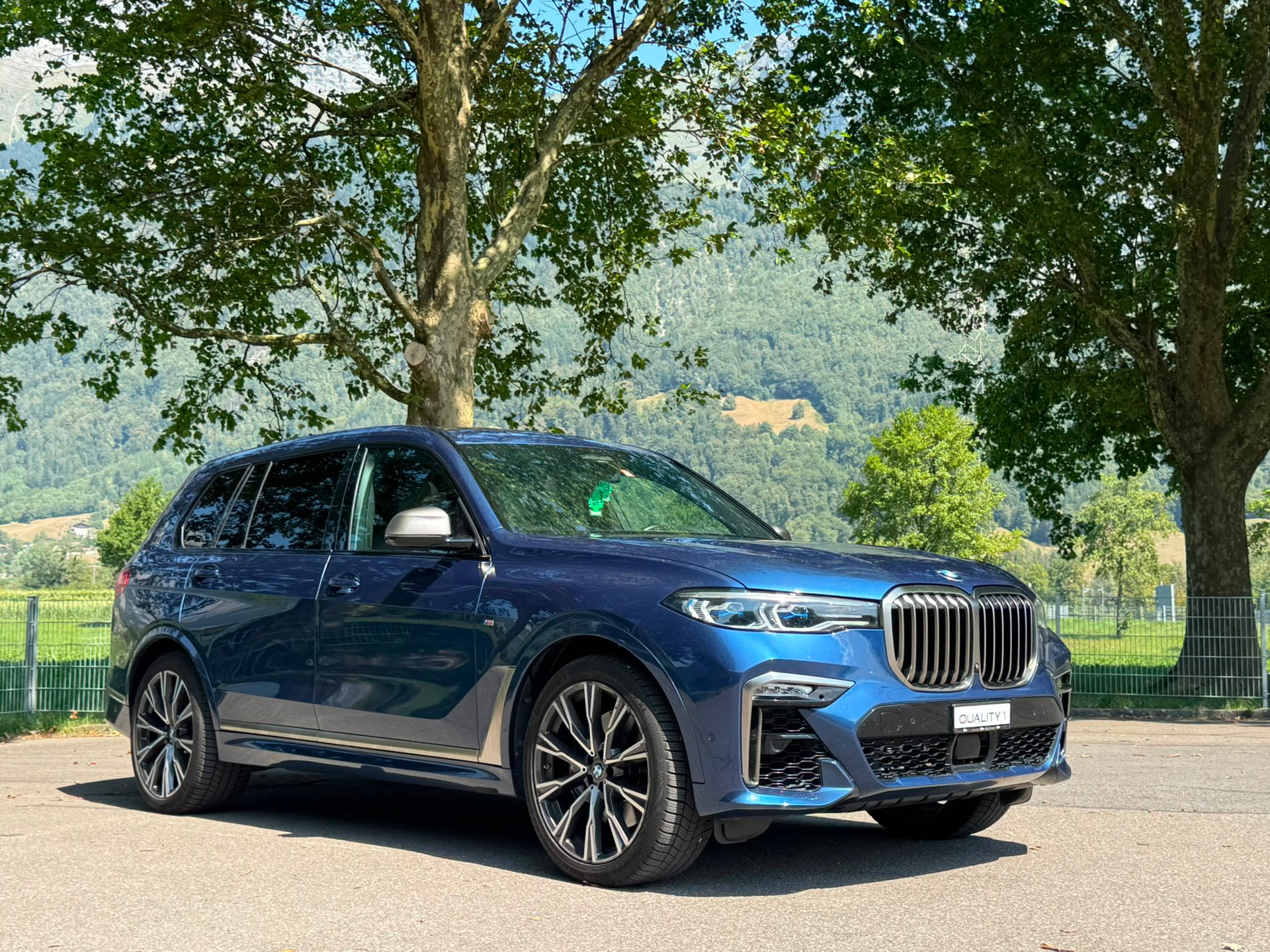 BMW X7 xDrive M50i Steptronic-showroom-element-2