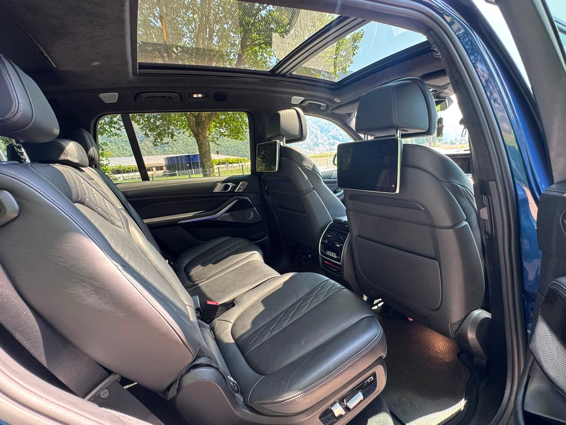 BMW X7 xDrive M50i Steptronic-image-11