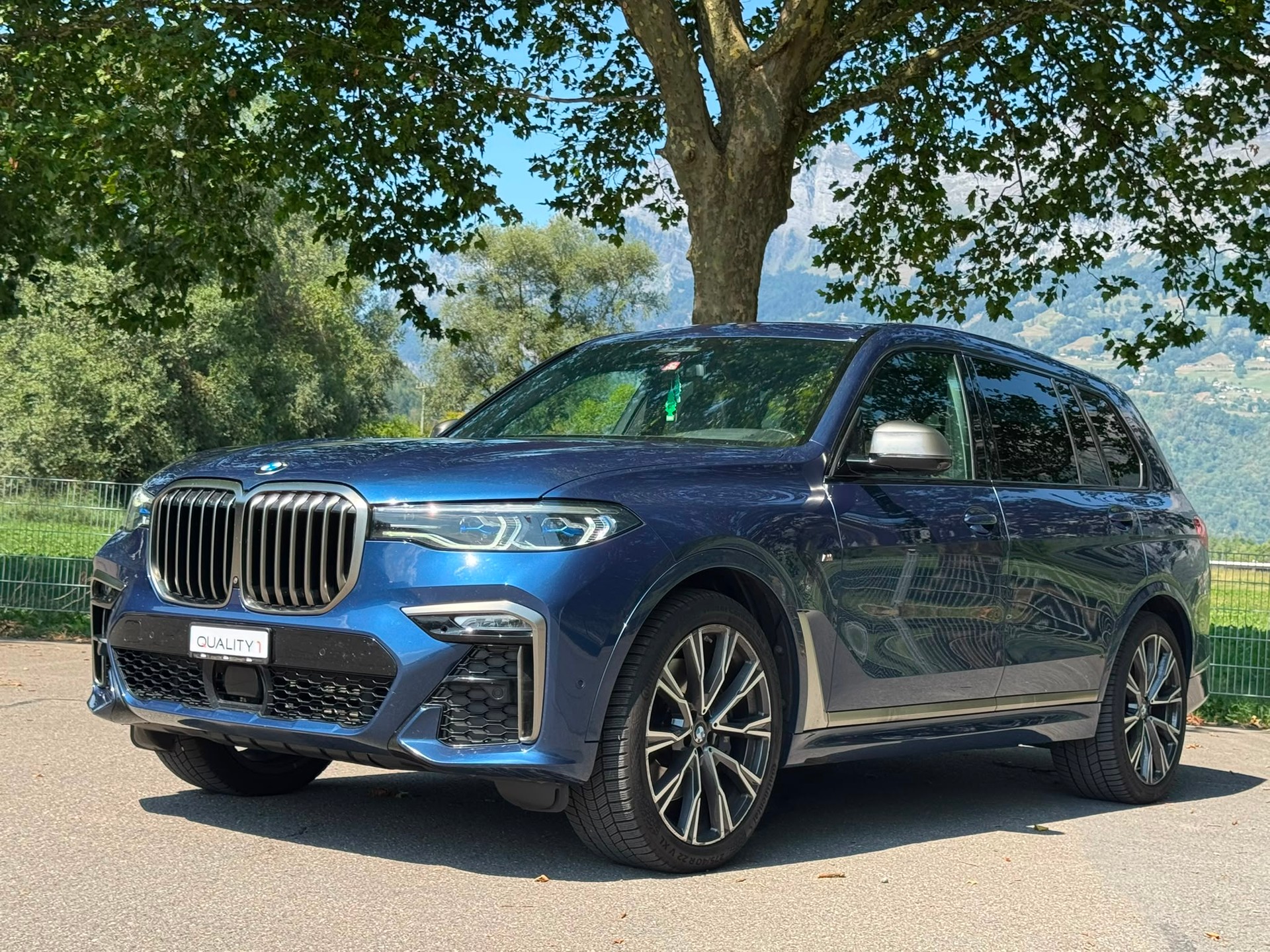 BMW X7 xDrive M50i Steptronic-showroom-element-1