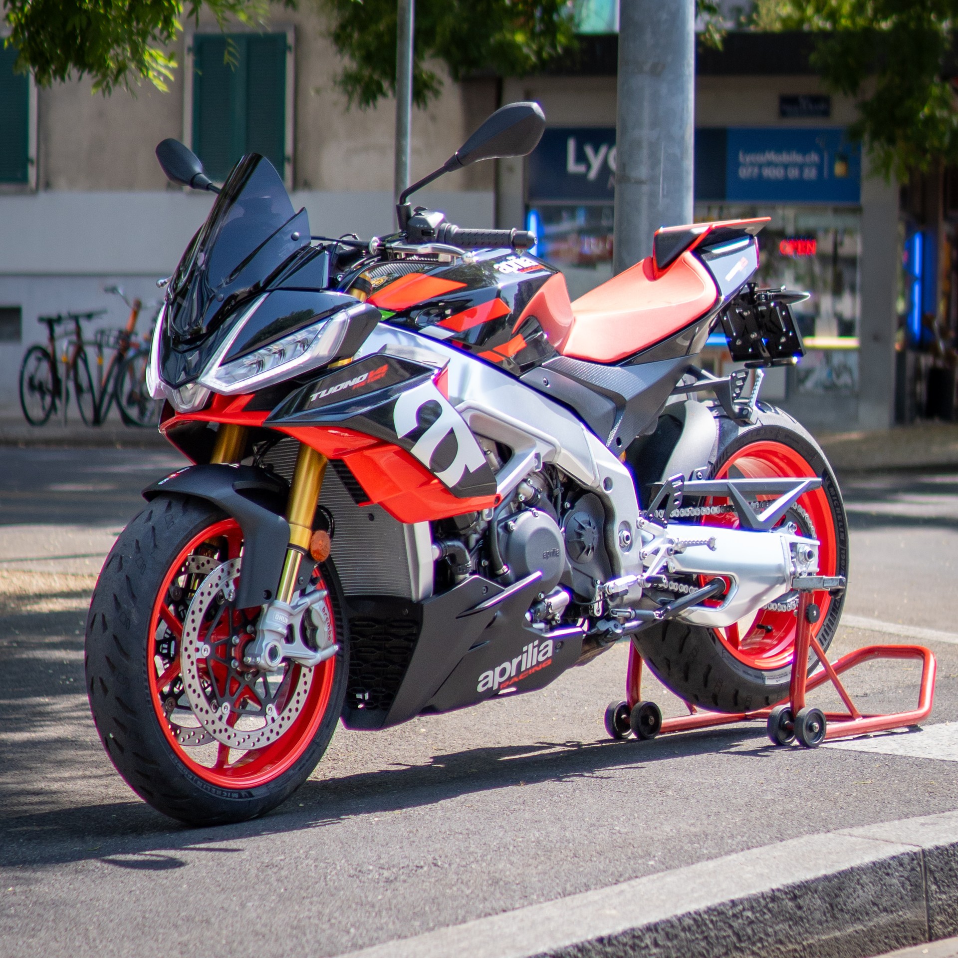 APRILIA Tuono V4 1100 Factory-image-5