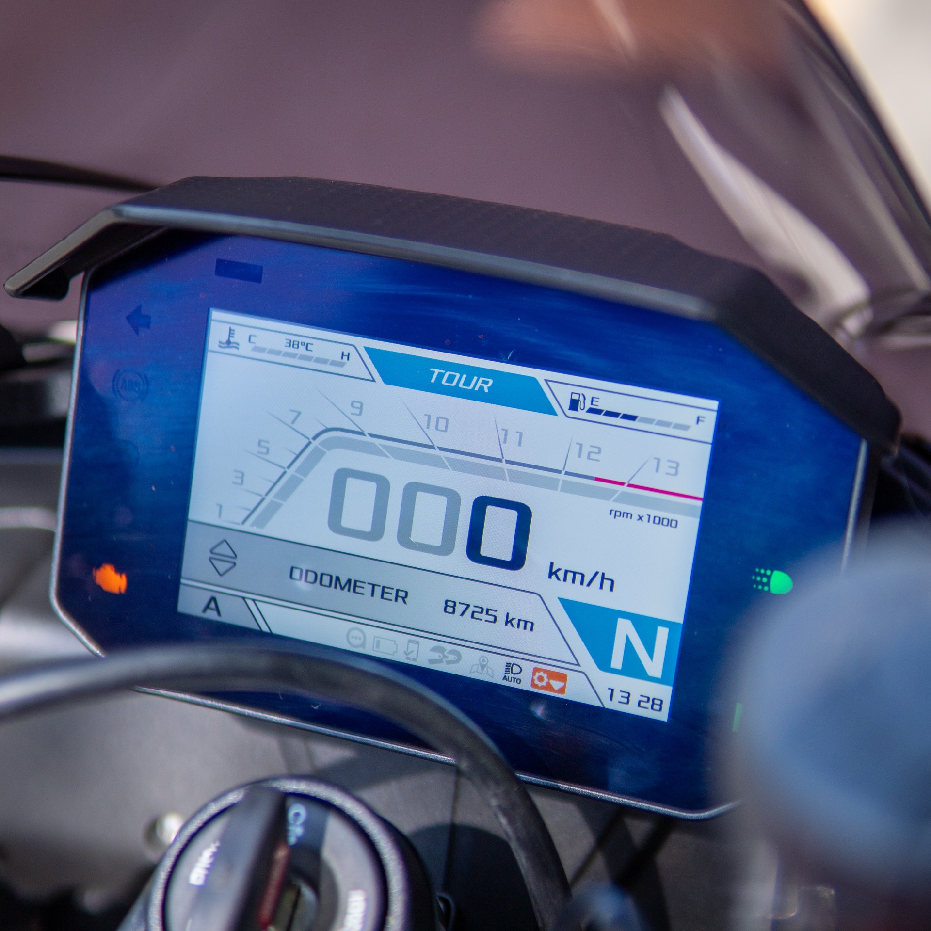 APRILIA Tuono V4 1100 Factory-image-7