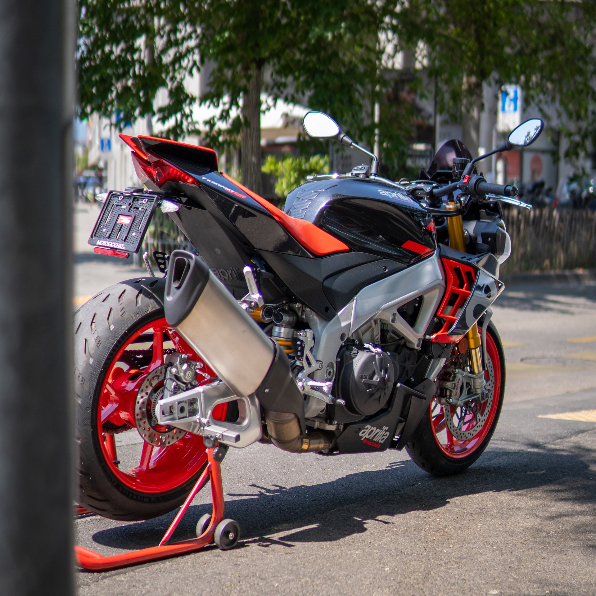 APRILIA Tuono V4 1100 Factory-image-4