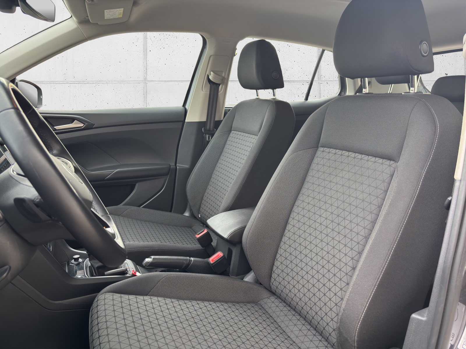 VW T-Cross 1.0 TSI Life DSG mit AHK, Rückfahkamera & Winterräder-image-22