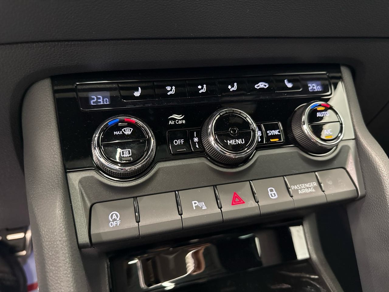 SKODA Karoq 2.0 TSI SportLine 4x4 DSG-image-8