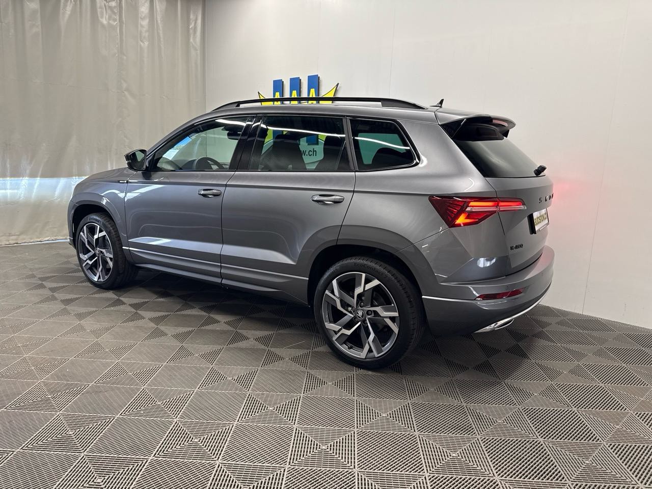 SKODA Karoq 2.0 TSI SportLine 4x4 DSG-showroom-element-1