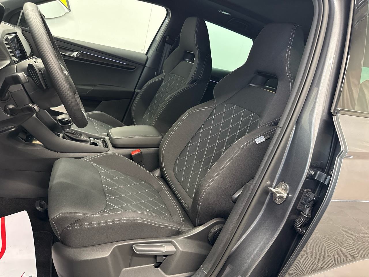 SKODA Karoq 2.0 TSI SportLine 4x4 DSG-showroom-element-3
