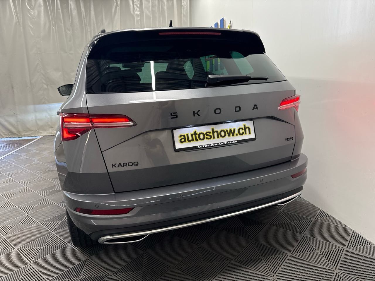SKODA Karoq 2.0 TSI SportLine 4x4 DSG-image-16