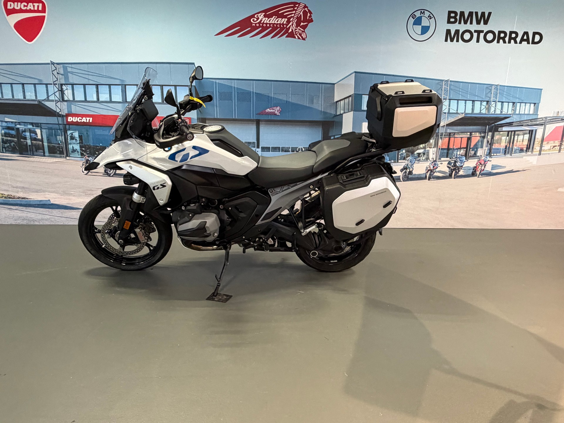 BMW R 1300 GS-image-2