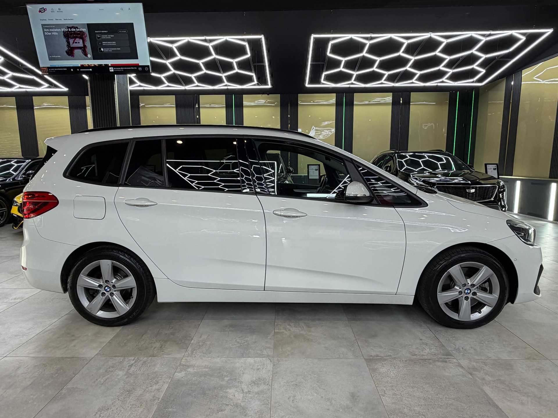 BMW 220d xDrive Gran Tourer Steptronic-showroom-element-3