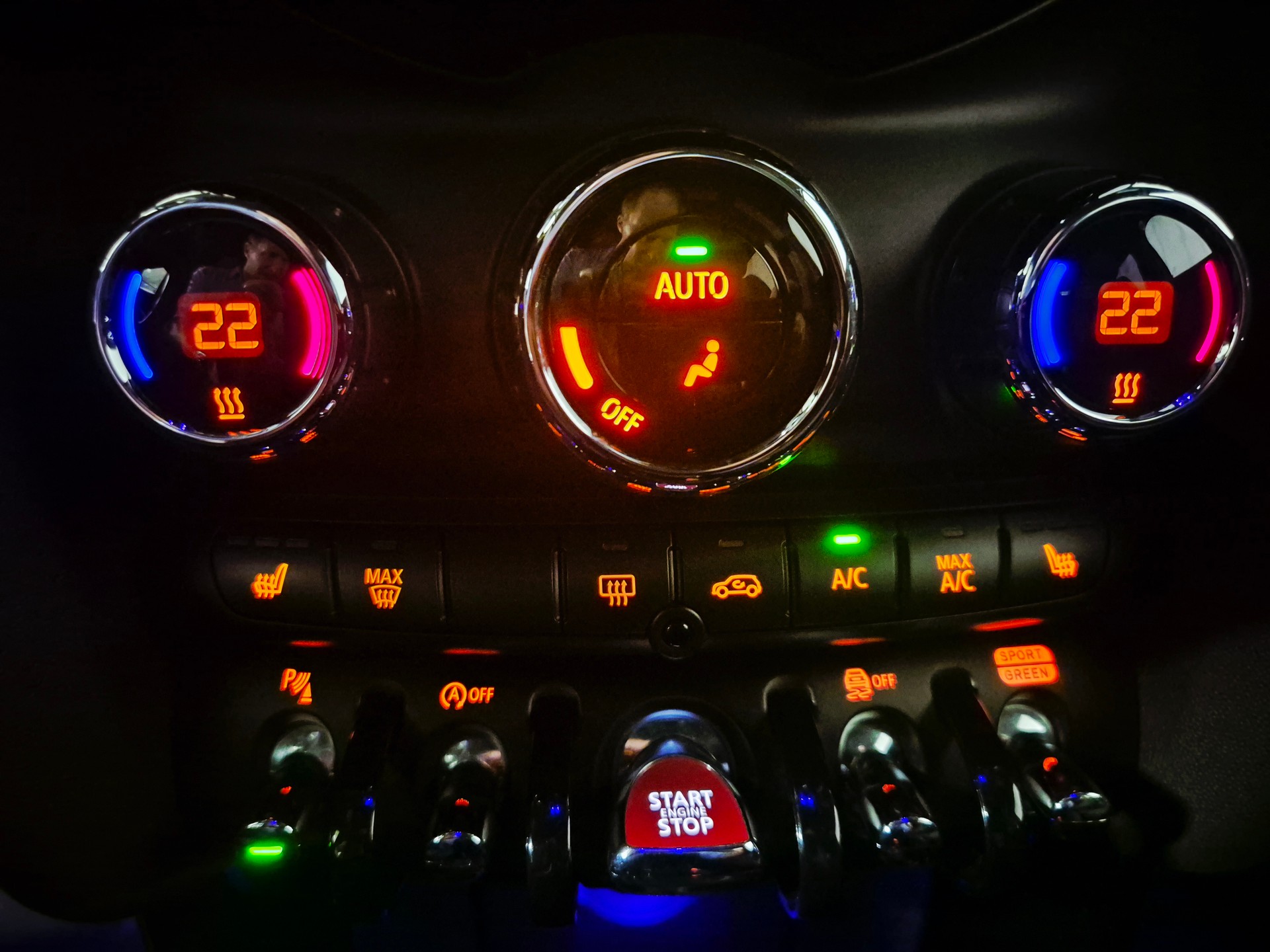MINI Cooper Blackyard "Full Black" Steptronic DKG-image-13