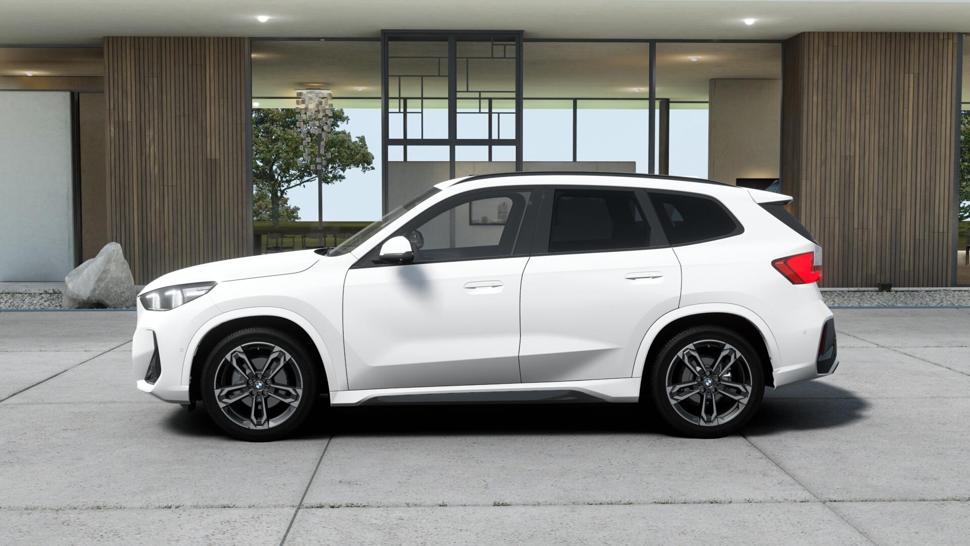 BMW X1 18i sDrive paddles-showroom-element-2