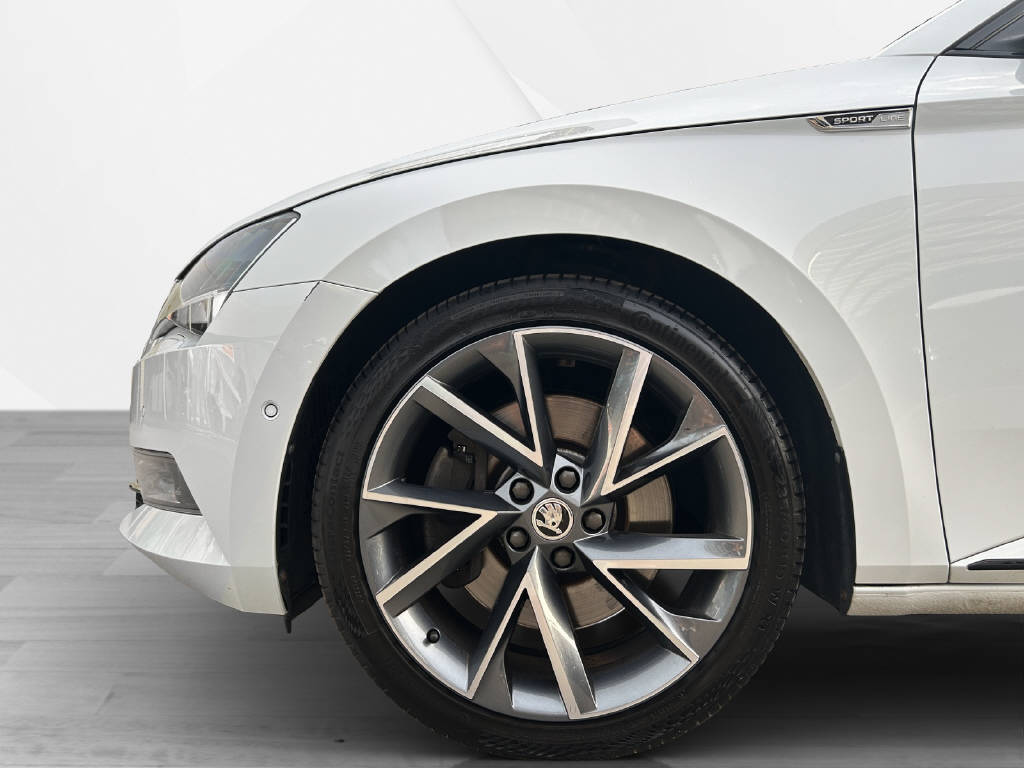 SKODA Superb Combi 2.0 TSI 280 SportLine+ 4x4 DSG-image-9
