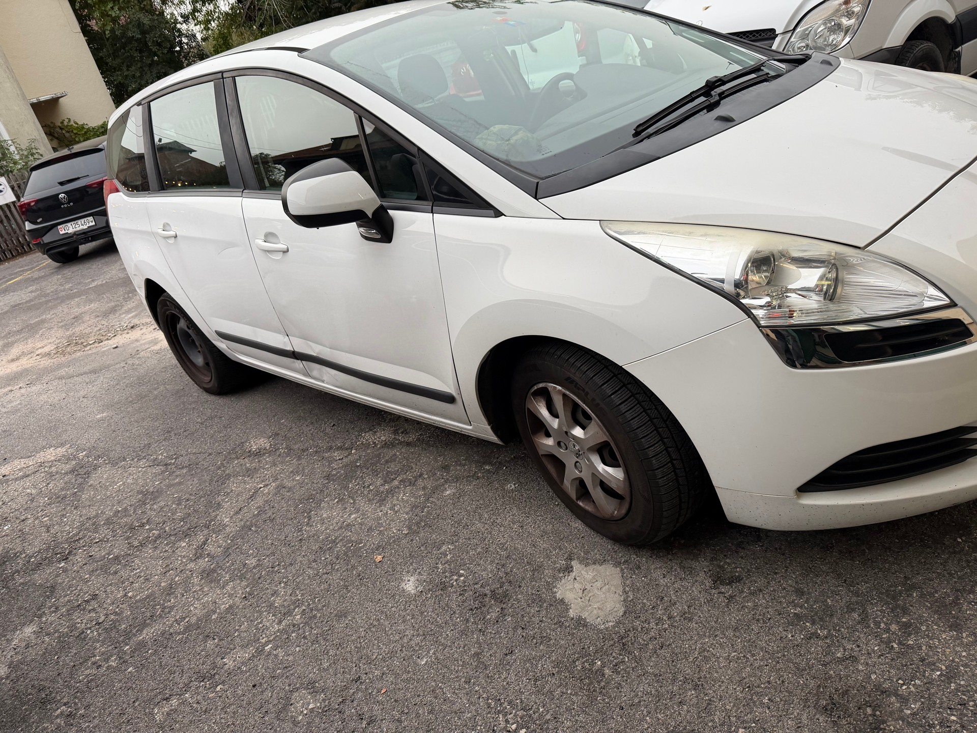 PEUGEOT 5008 1.6 16V VTI Trendy Clim-showroom-element-2