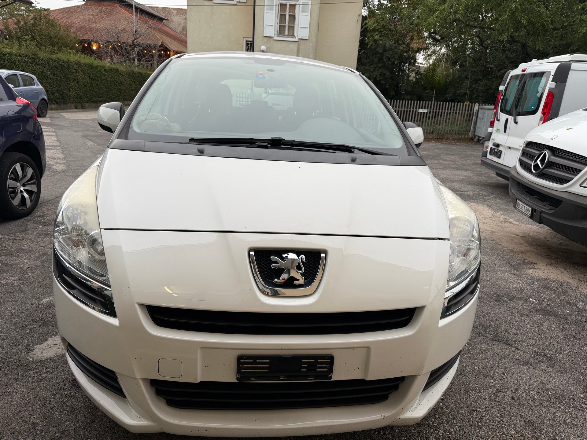 PEUGEOT 5008 1.6 16V VTI Trendy Clim