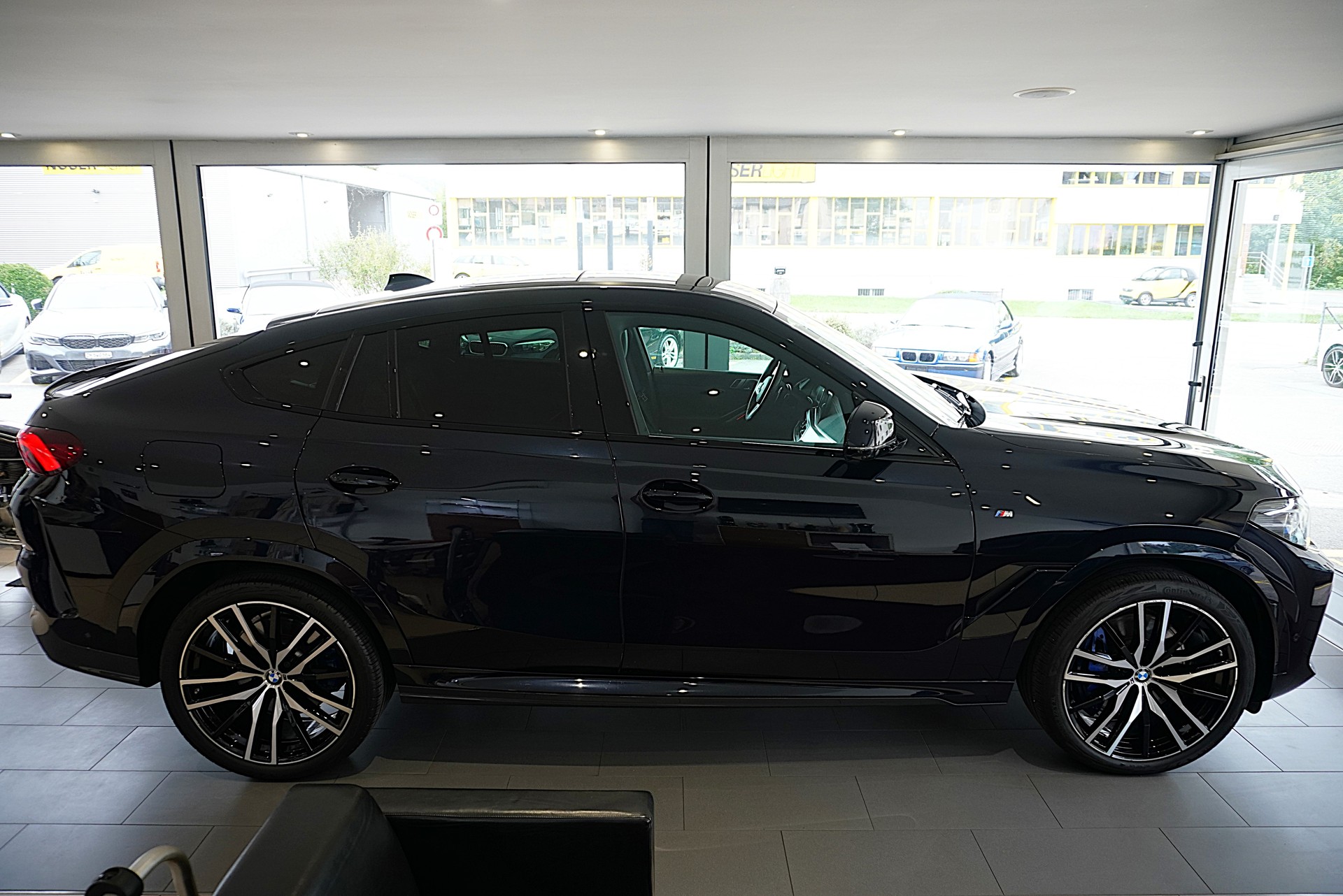 BMW X6 xDrive 48V 40d Steptronic M Sport-showroom-element-3