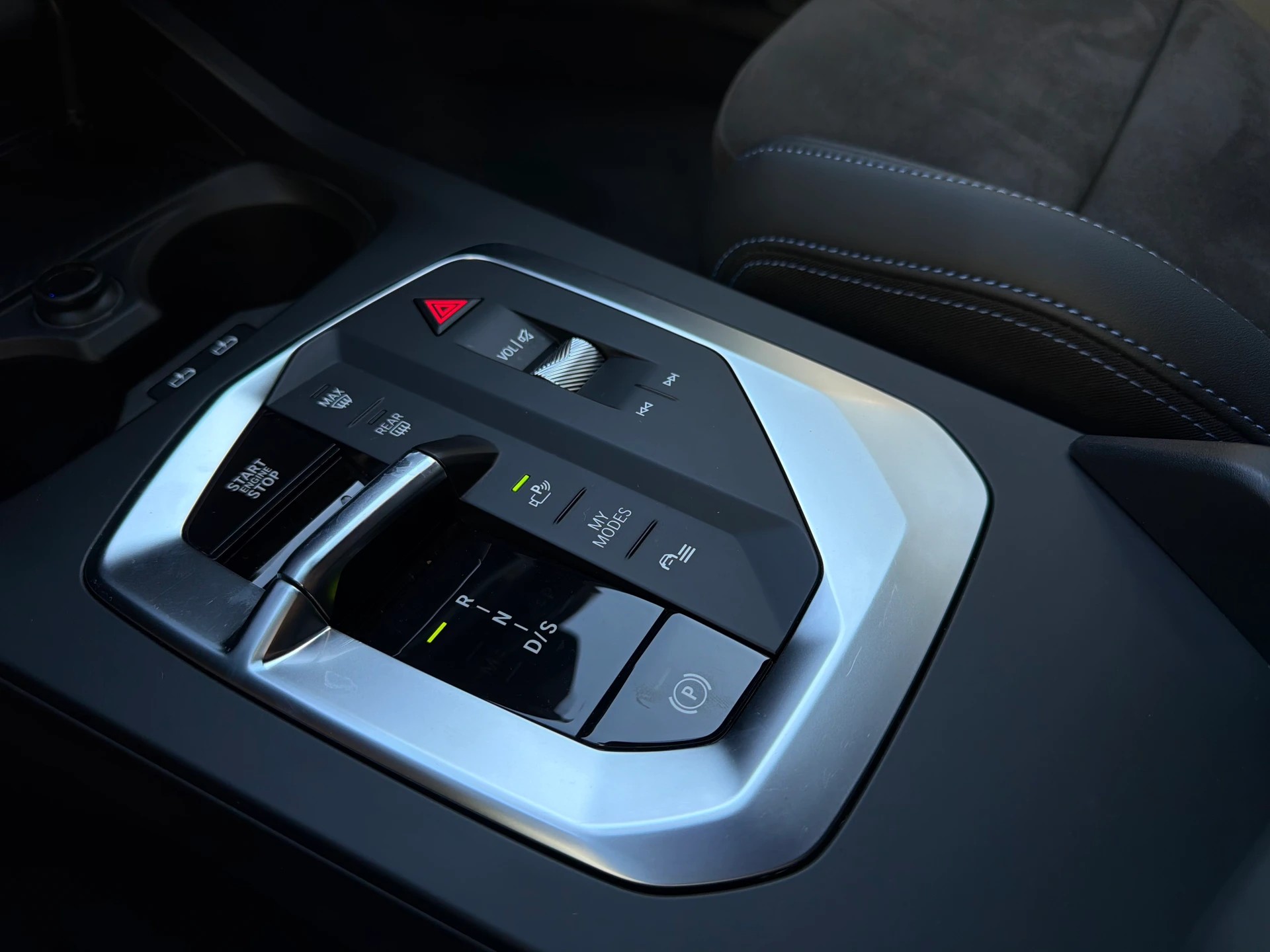 BMW 118d M Sport Pro Steptronic | HEAD-UP DISPLAY | MASSAGESITZE | 360° KAMERA | KEYLESS GO-image-27