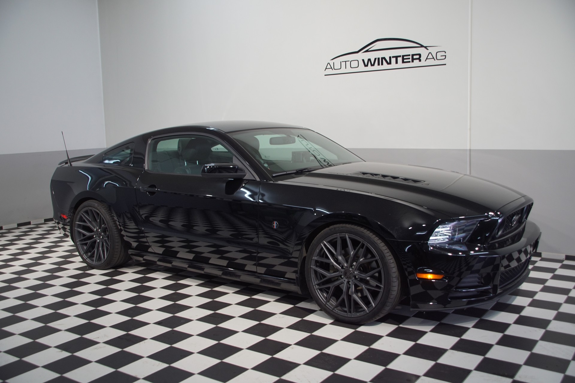 FORD Mustang GT 5.0 V8-showroom-element-2