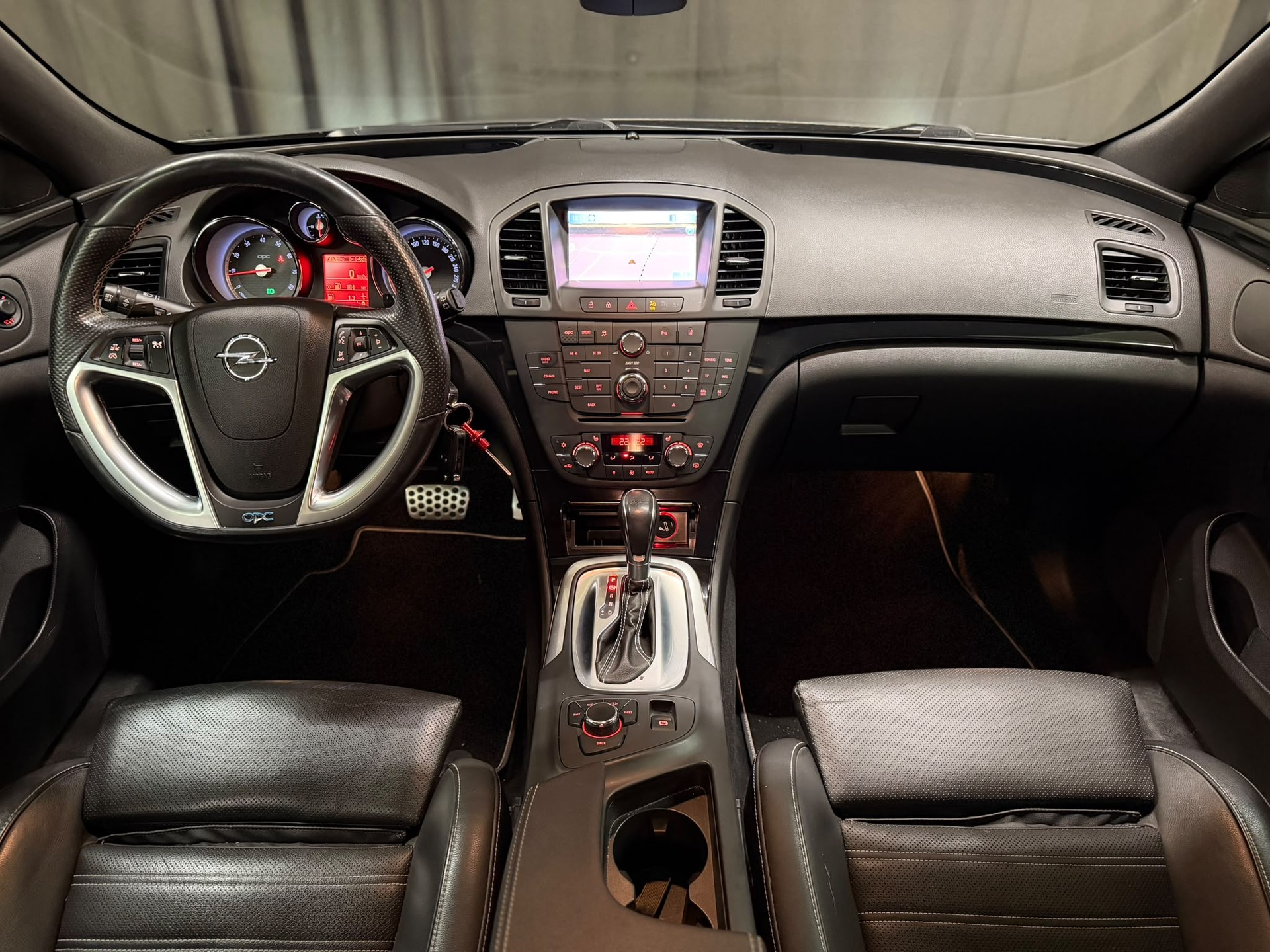OPEL Insignia 2.8 Turbo OPC 4WD Automatic-image-9