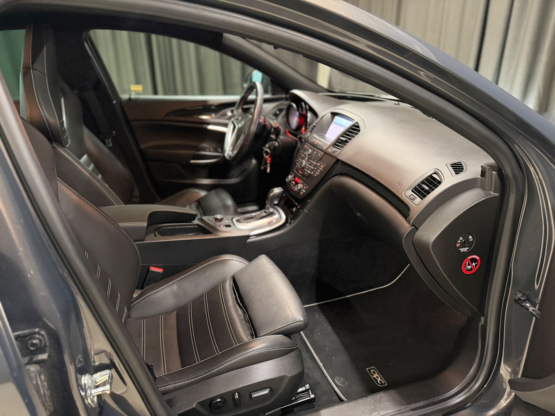 OPEL Insignia 2.8 Turbo OPC 4WD Automatic-image-7
