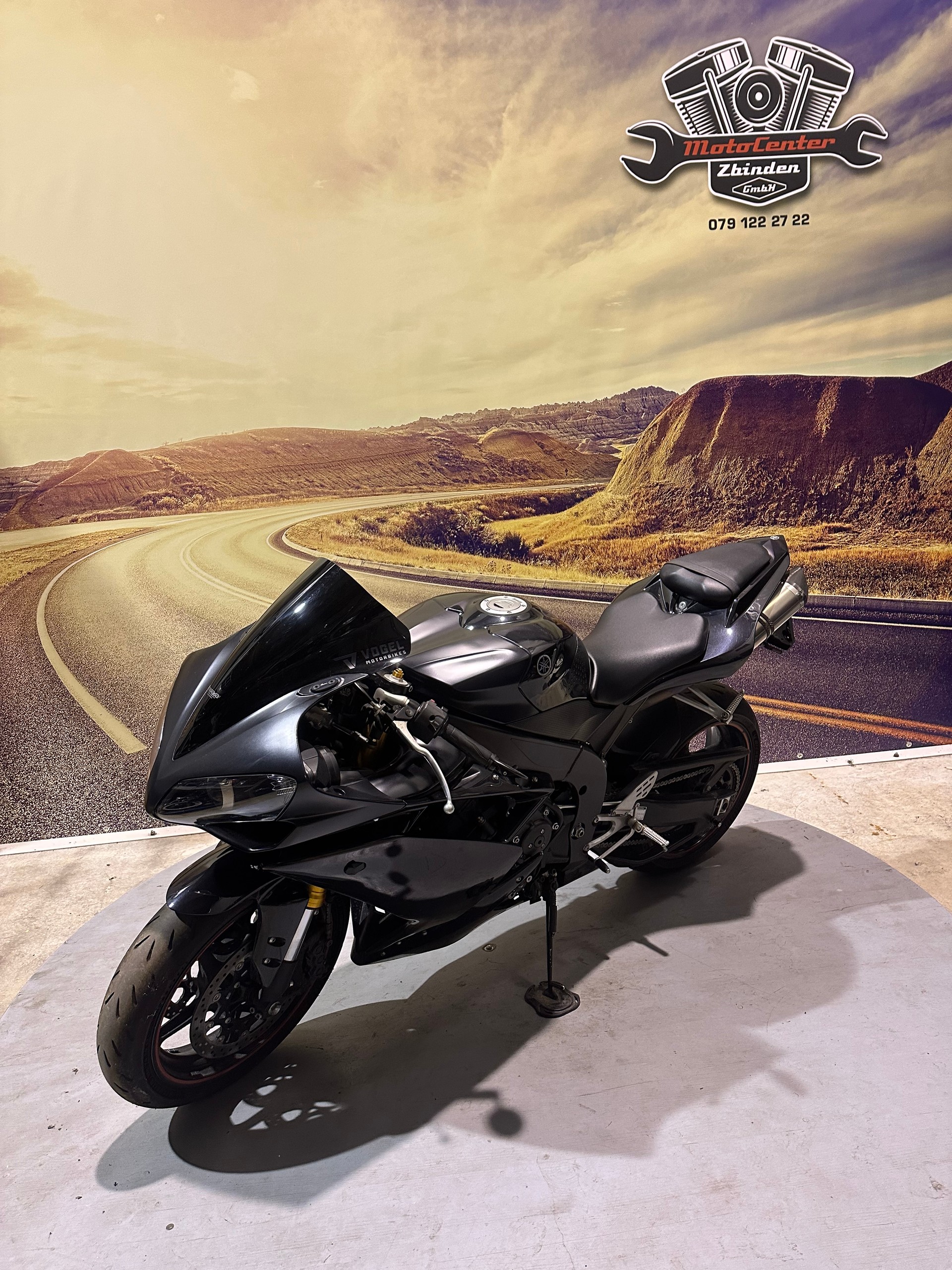 YAMAHA YZF-R1 BLACK Akrapovic Auspuff-image-3