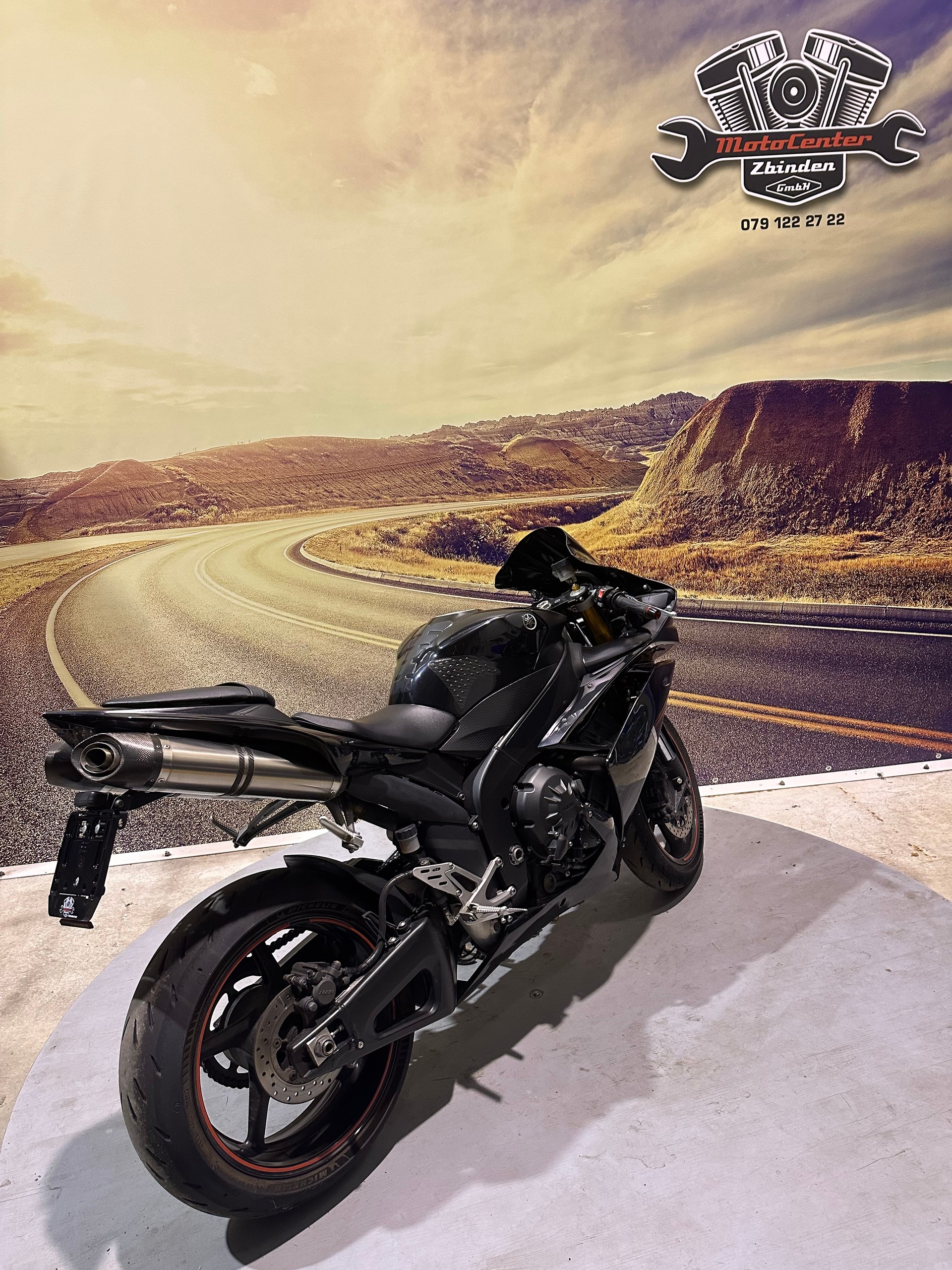 YAMAHA YZF-R1 BLACK Akrapovic Auspuff-image-6