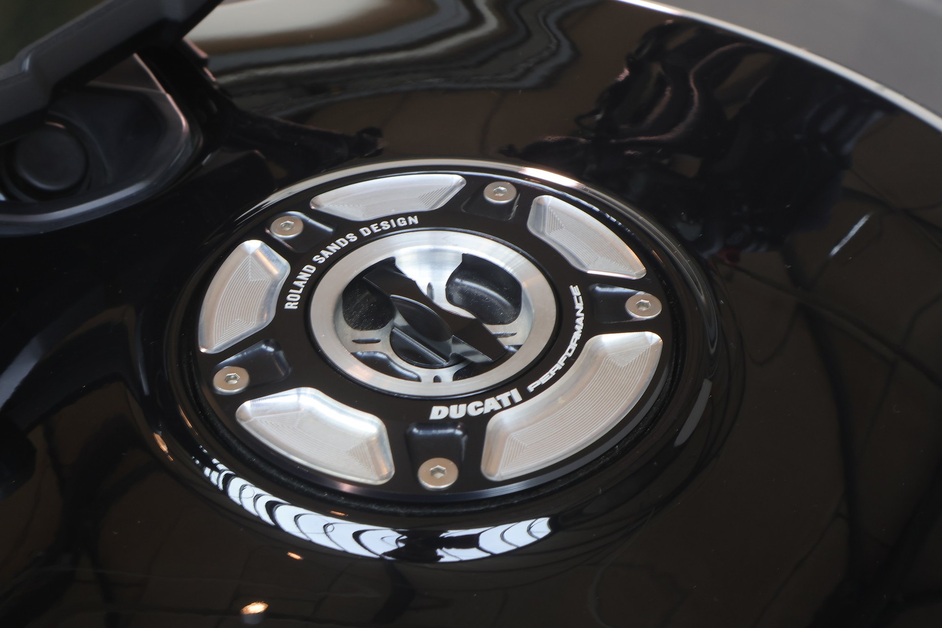 DUCATI X Diavel Nera-image-9