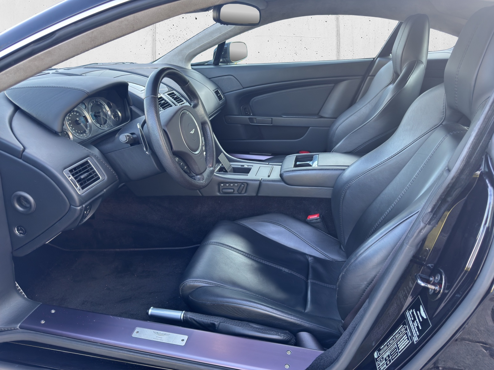 ASTON MARTIN V8 Vantage 4.7 Sportshift-image-8