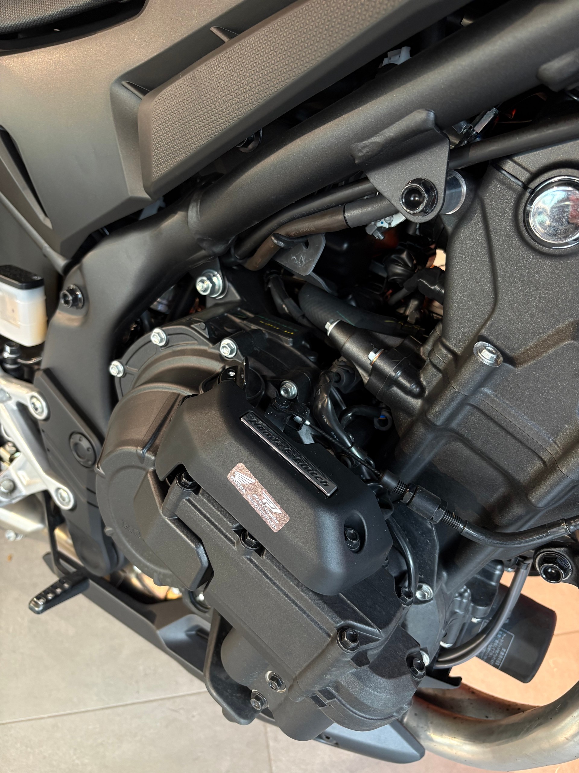 HONDA CB 500 Hornet E-clutch-image-9