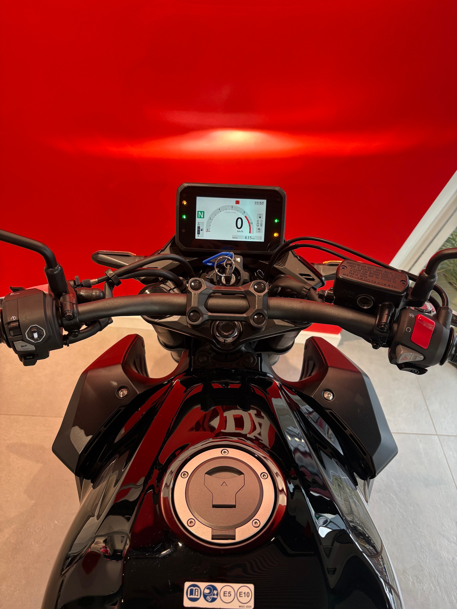HONDA CB 500 Hornet E-clutch-image-8